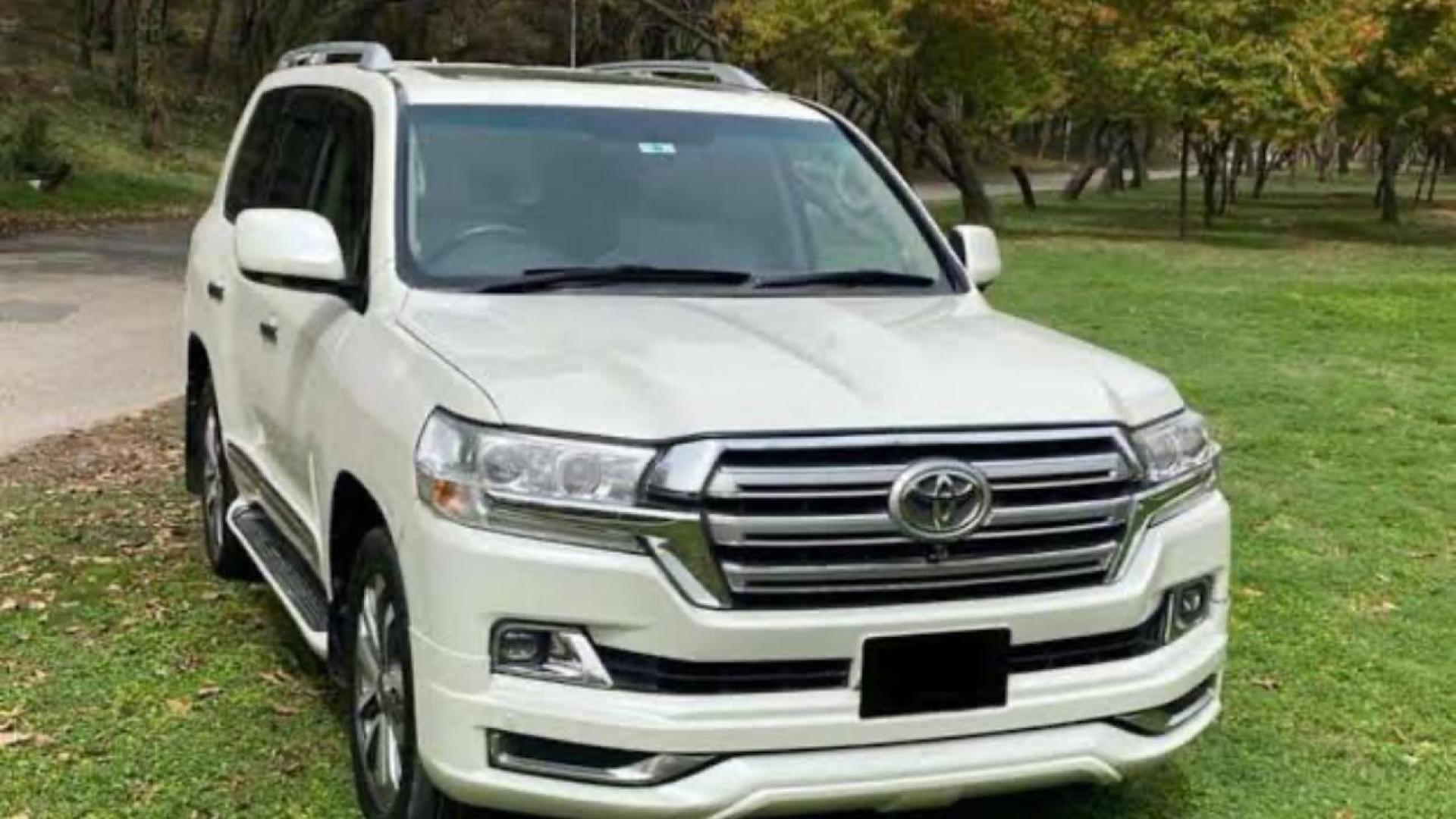 Toyota Land Cruiser V8 2024