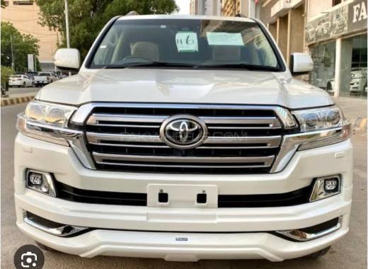 Toyota Land Cruiser V8 2024