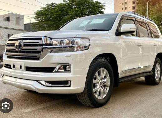 Toyota Land Cruiser V8 2024