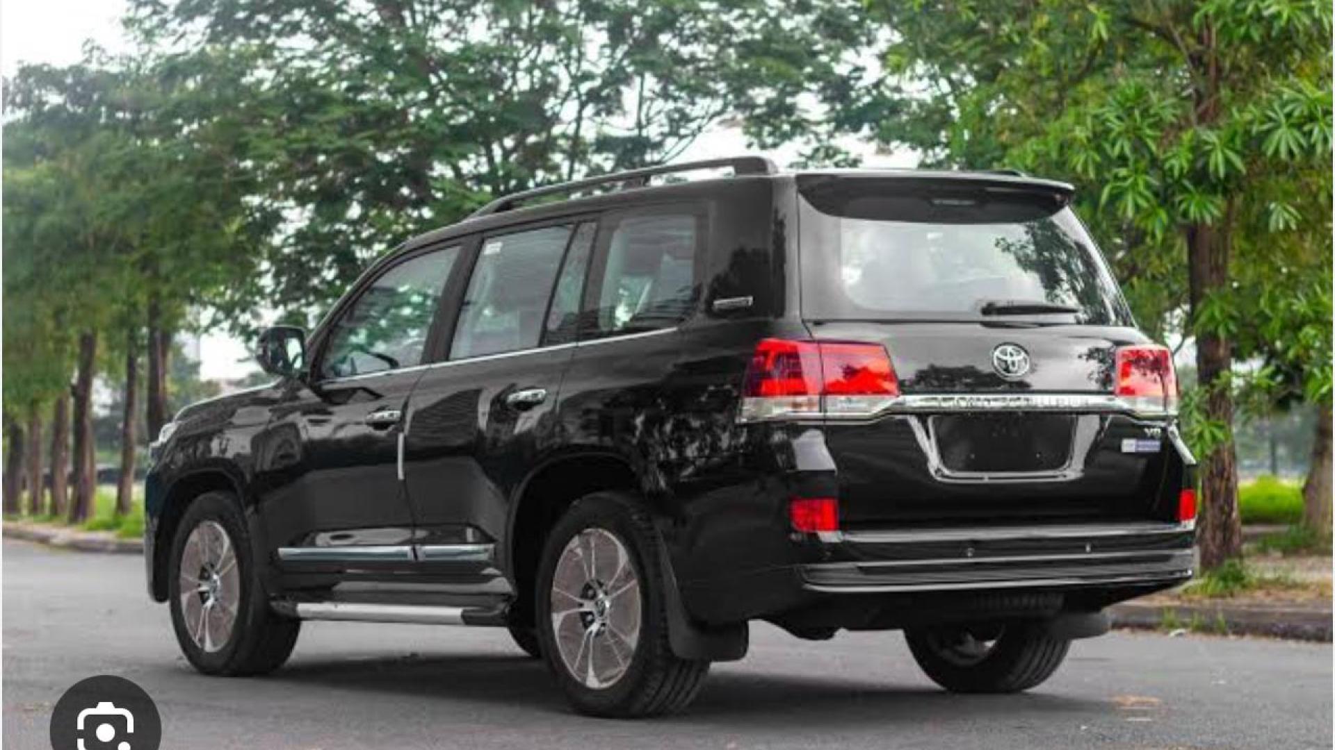 Toyota Land Cruiser V8 2024