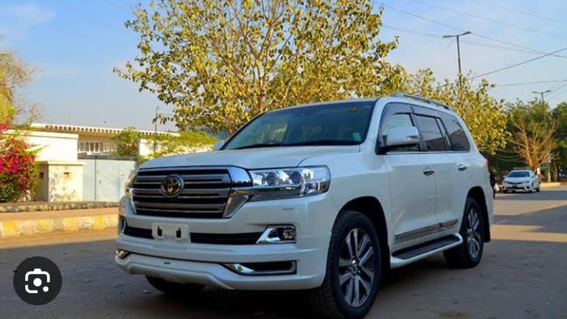 Toyota Land Cruiser V8 2024